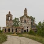 Вид на Троицкую церковь с дороги. Август 2012 г. Фото: Анатолий Максимов.