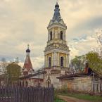 Смоленская церковь, вид на колокольню. Май 2014 г. Фото: Анатолий Максимов.