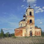 Вид на Троице-Успенскую церковь со стороны колокольни. Май 2014 г. Фото: Анатолий Максимов.