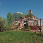 Руины Троицкой церкви в деревне Стружня. Май 2014 г. Фото: Анатолий Максимов.