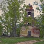 Церковь Покрова Богородицы, вид на колокольню. Май 2014 г. Фото: Анатолий Максимов.